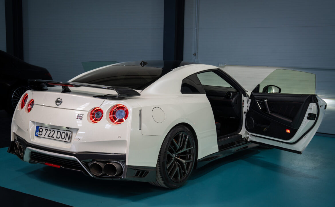 Nissan GT-R Black Edition